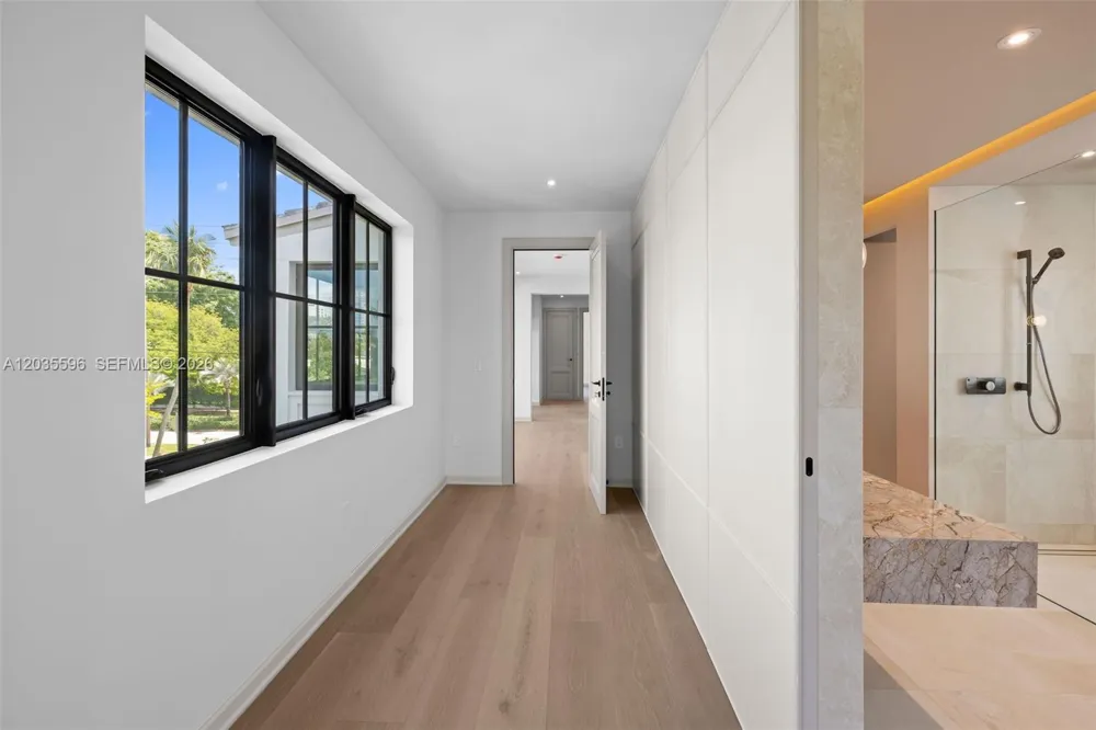 5262 La Gorce Dr Miami Beach, FL 33140