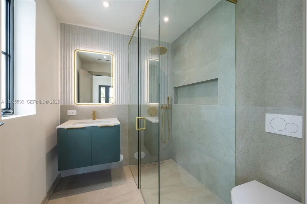 5262 La Gorce Dr Miami Beach, FL 33140