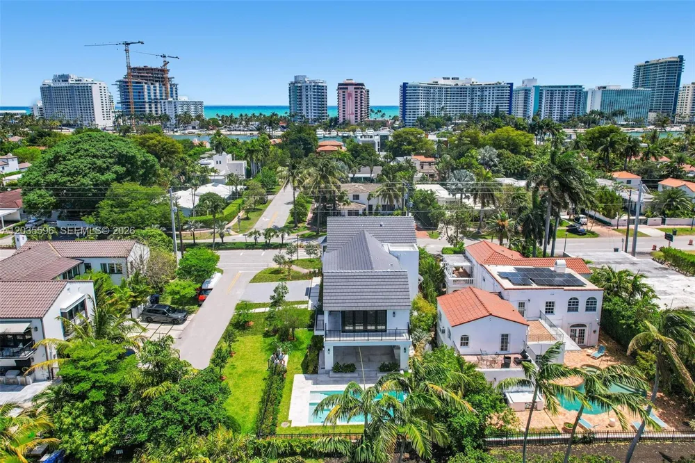 5262 La Gorce Dr Miami Beach, FL 33140