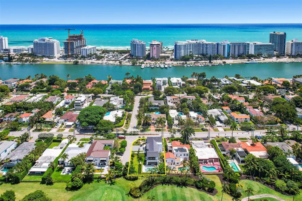5262 La Gorce Dr Miami Beach, FL 33140