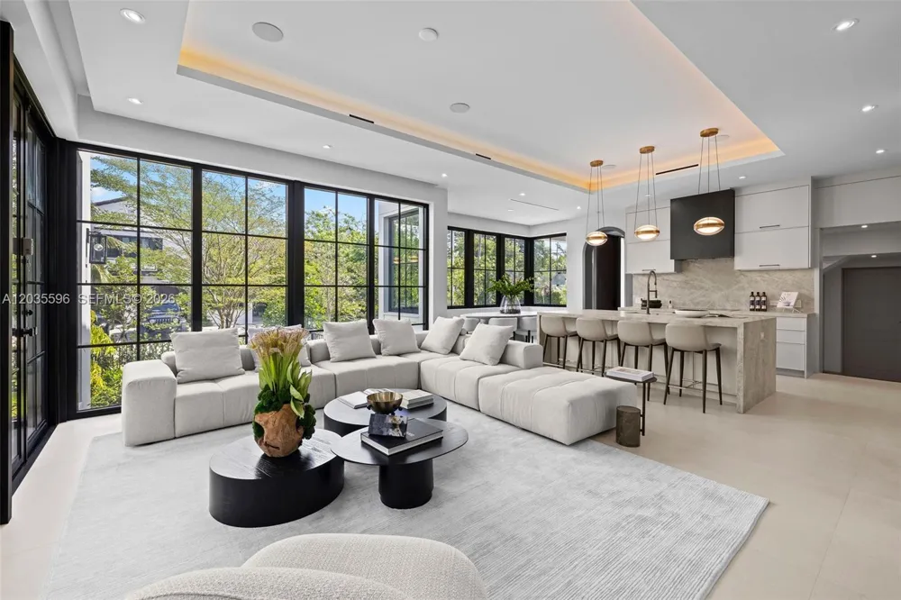 5262 La Gorce Dr Miami Beach, FL 33140