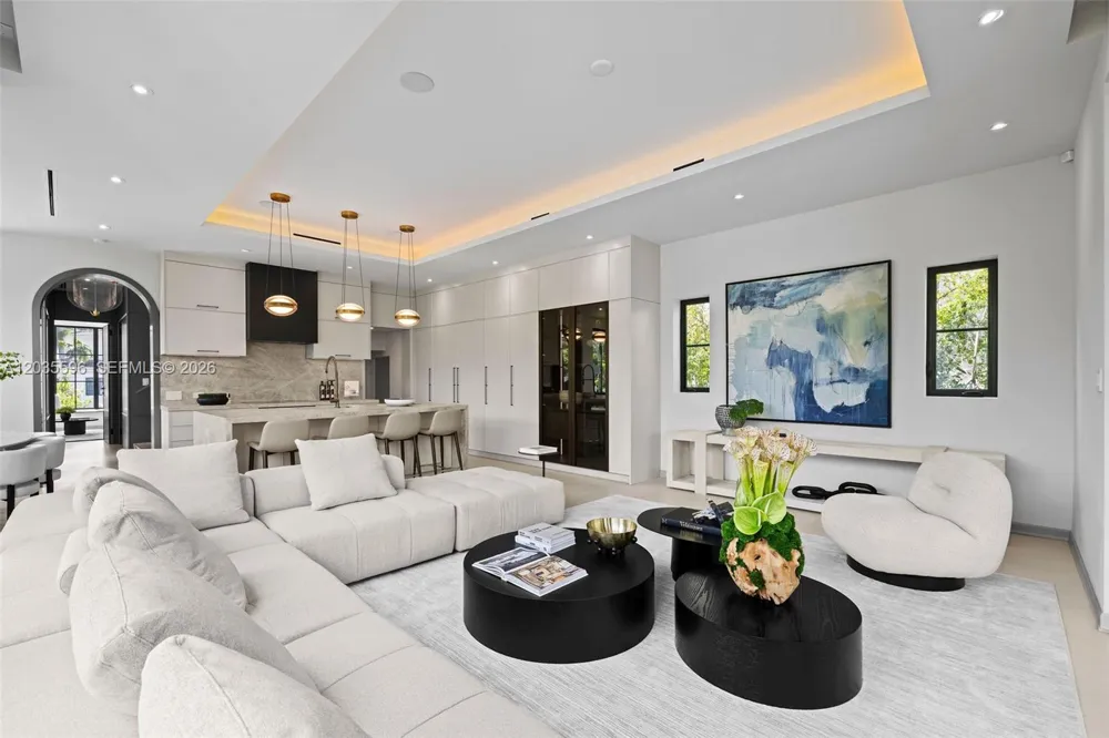5262 La Gorce Dr Miami Beach, FL 33140