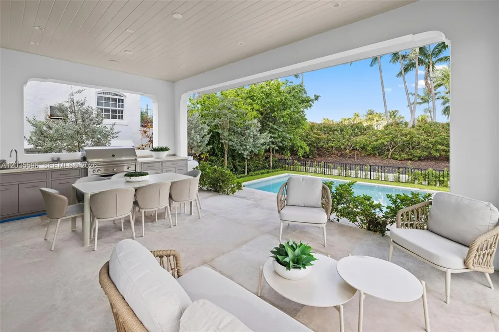 5262 La Gorce Dr Miami Beach, FL 33140