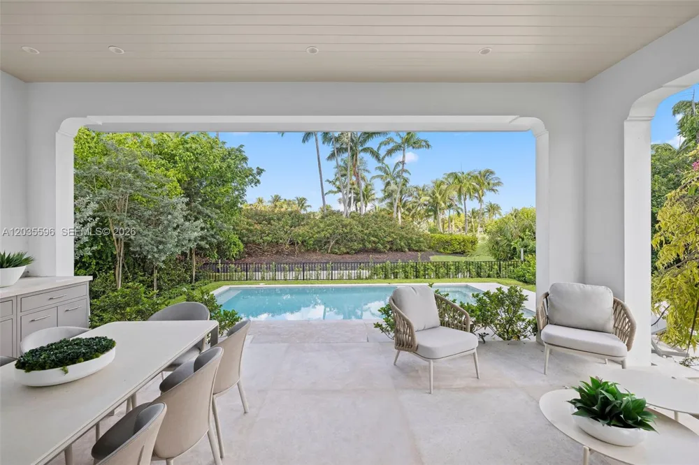5262 La Gorce Dr Miami Beach, FL 33140