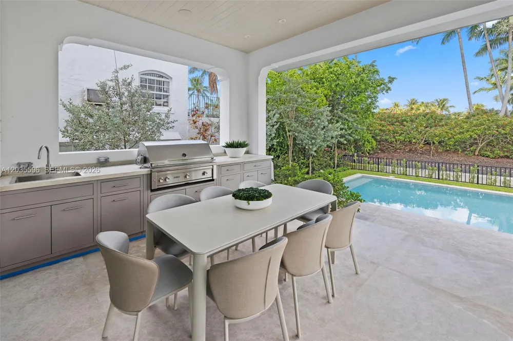 5262 La Gorce Dr Miami Beach, FL 33140