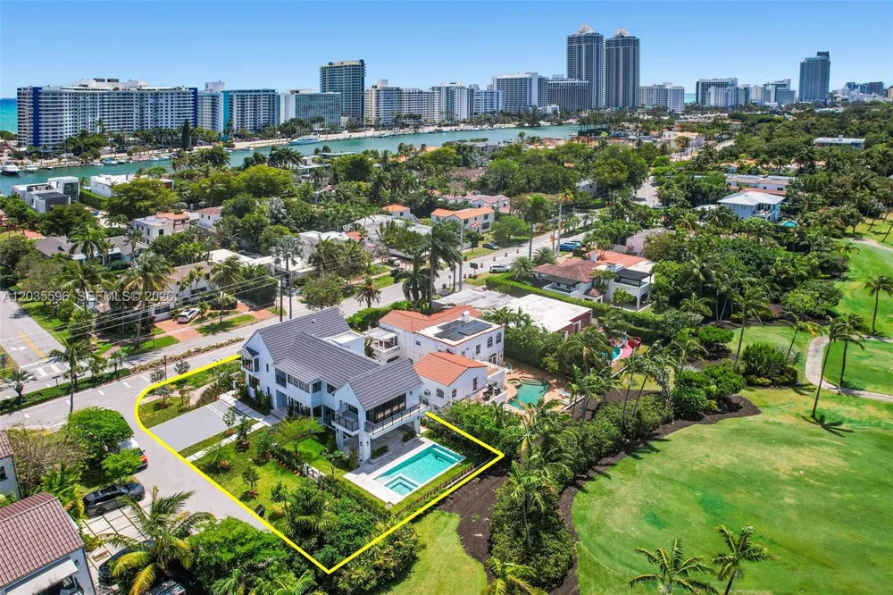 5262 La Gorce Dr Miami Beach, FL 33140