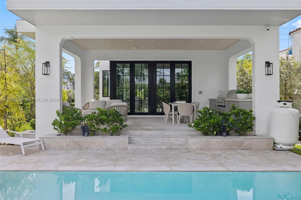 5262 La Gorce Dr Miami Beach, FL 33140