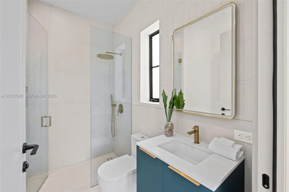 5262 La Gorce Dr Miami Beach, FL 33140