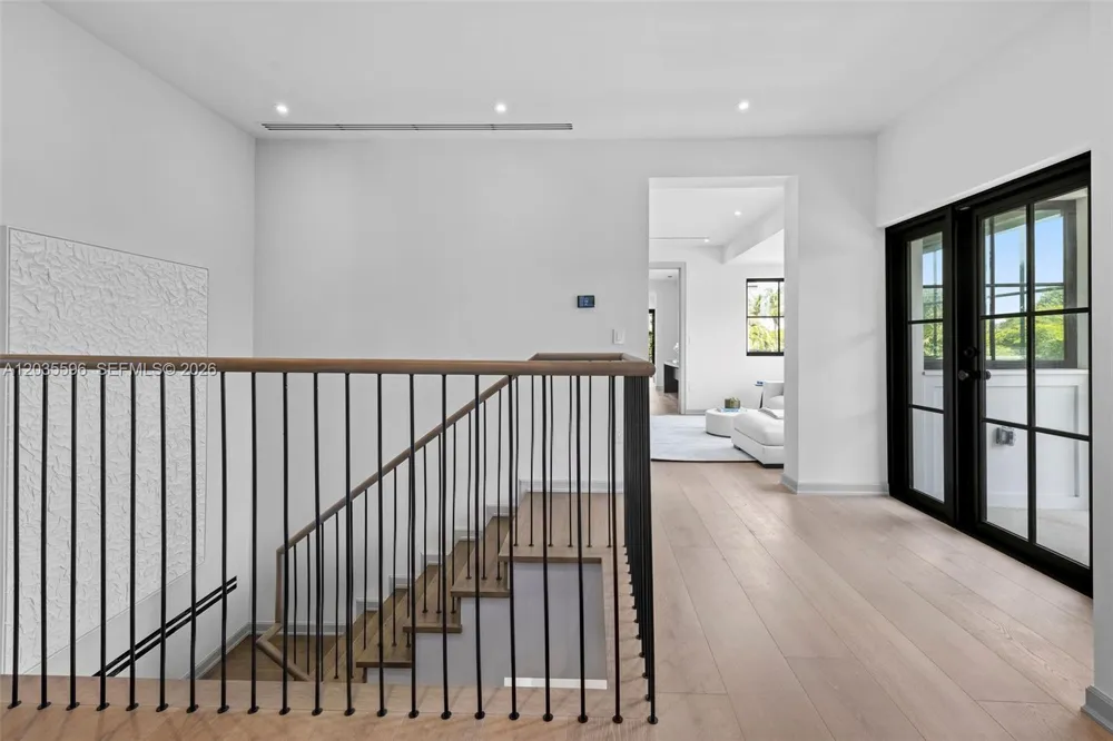 5262 La Gorce Dr Miami Beach, FL 33140