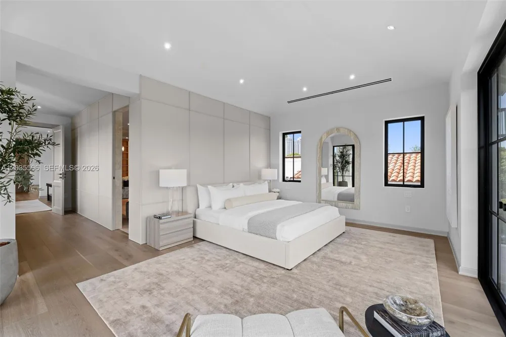 5262 La Gorce Dr Miami Beach, FL 33140