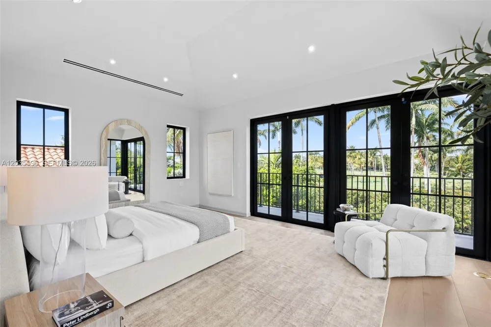 5262 La Gorce Dr Miami Beach, FL 33140
