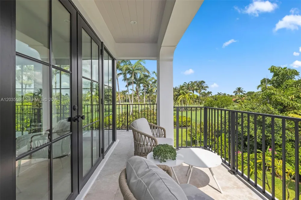 5262 La Gorce Dr Miami Beach, FL 33140