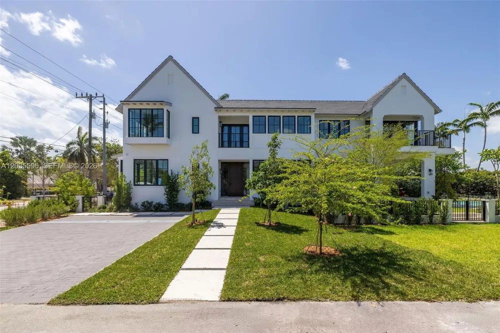 5262 La Gorce Dr Miami Beach, FL 33140