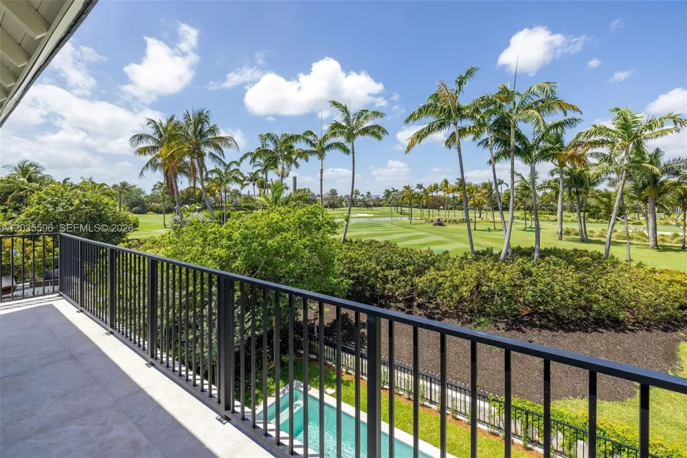 5262 La Gorce Dr Miami Beach, FL 33140