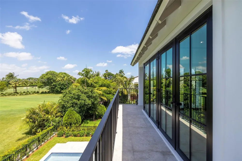 5262 La Gorce Dr Miami Beach, FL 33140