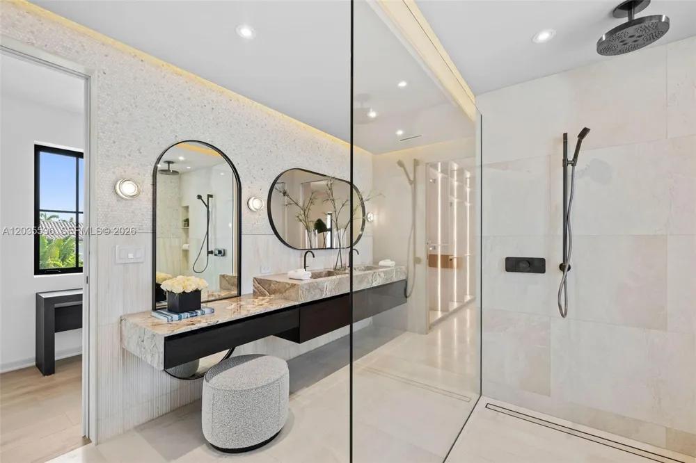 5262 La Gorce Dr Miami Beach, FL 33140