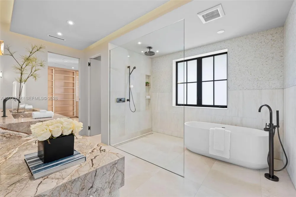 5262 La Gorce Dr Miami Beach, FL 33140