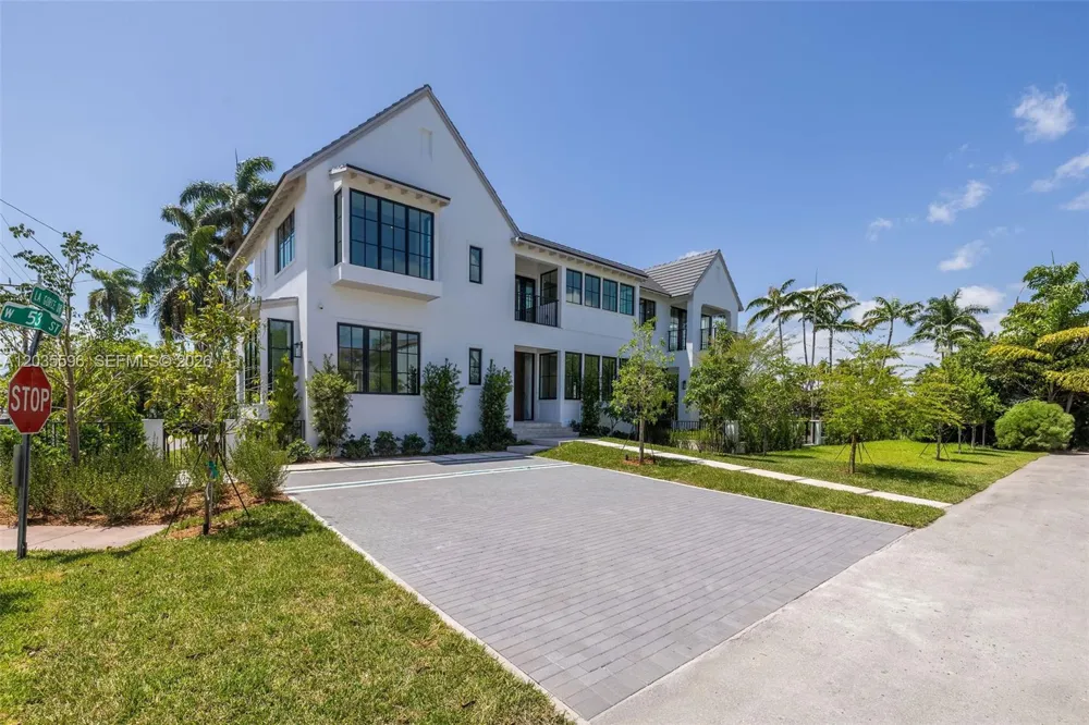 5262 La Gorce Dr Miami Beach, FL 33140