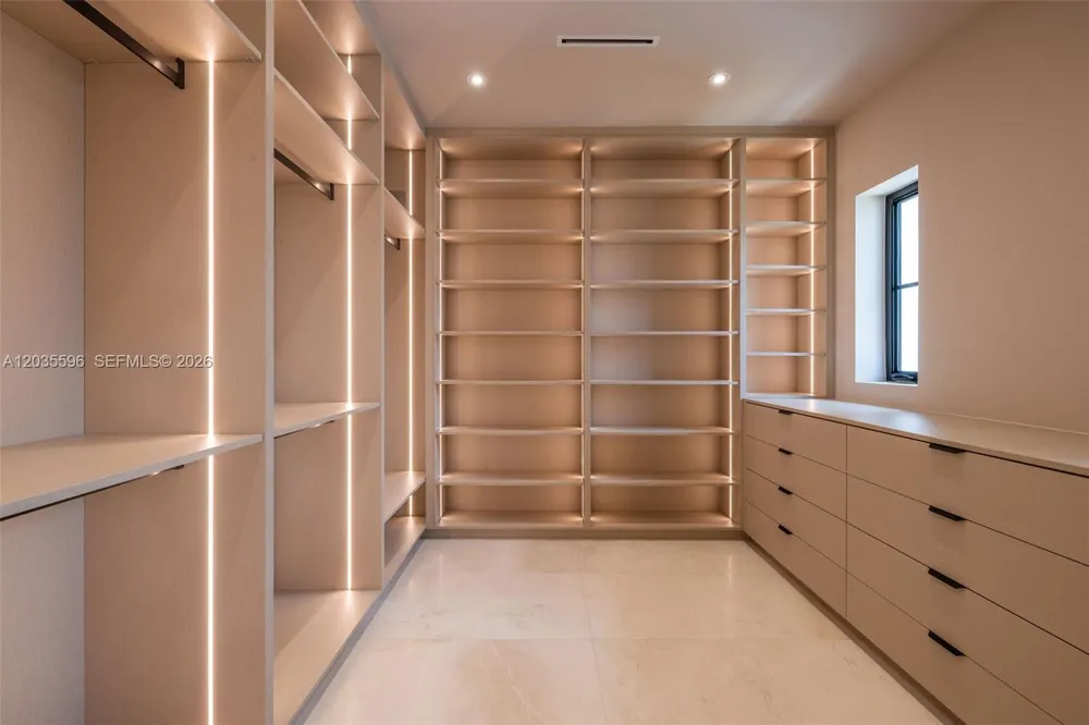 5262 La Gorce Dr Miami Beach, FL 33140