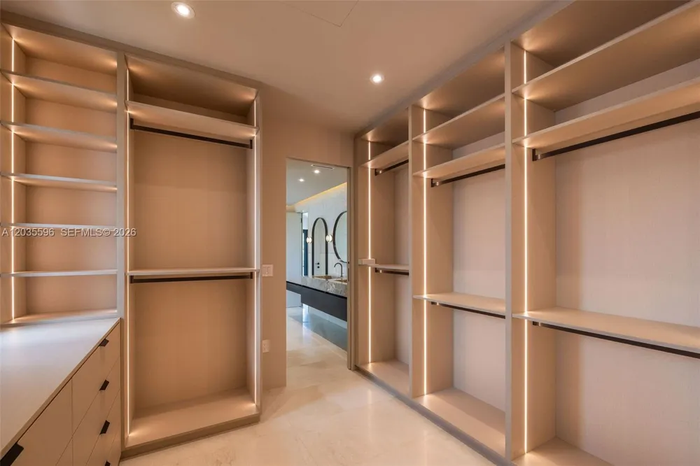 5262 La Gorce Dr Miami Beach, FL 33140