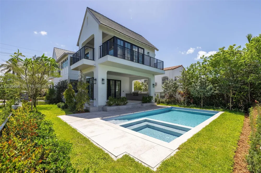 5262 La Gorce Dr Miami Beach, FL 33140