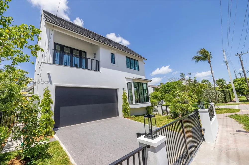 5262 La Gorce Dr Miami Beach, FL 33140
