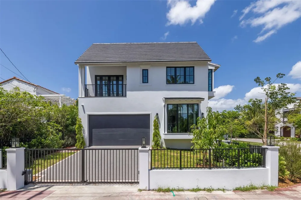 5262 La Gorce Dr Miami Beach, FL 33140