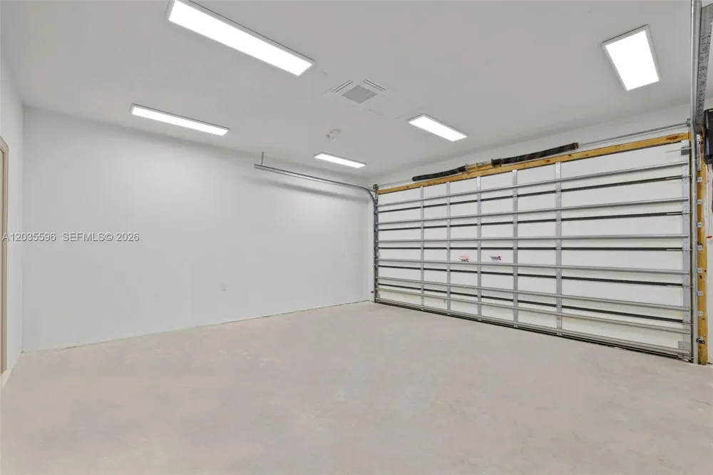 5262 La Gorce Dr Miami Beach, FL 33140