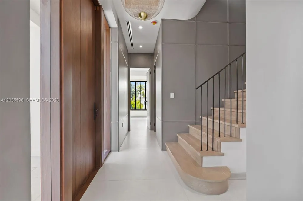 5262 La Gorce Dr Miami Beach, FL 33140