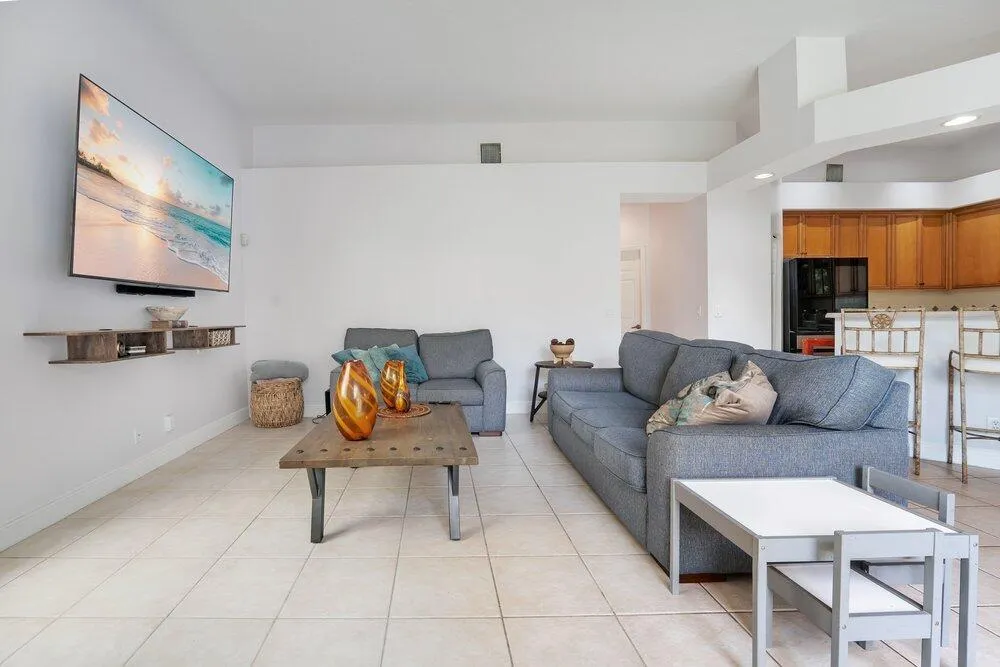 5005 NW 57th Terrace Coral Springs, FL 33067