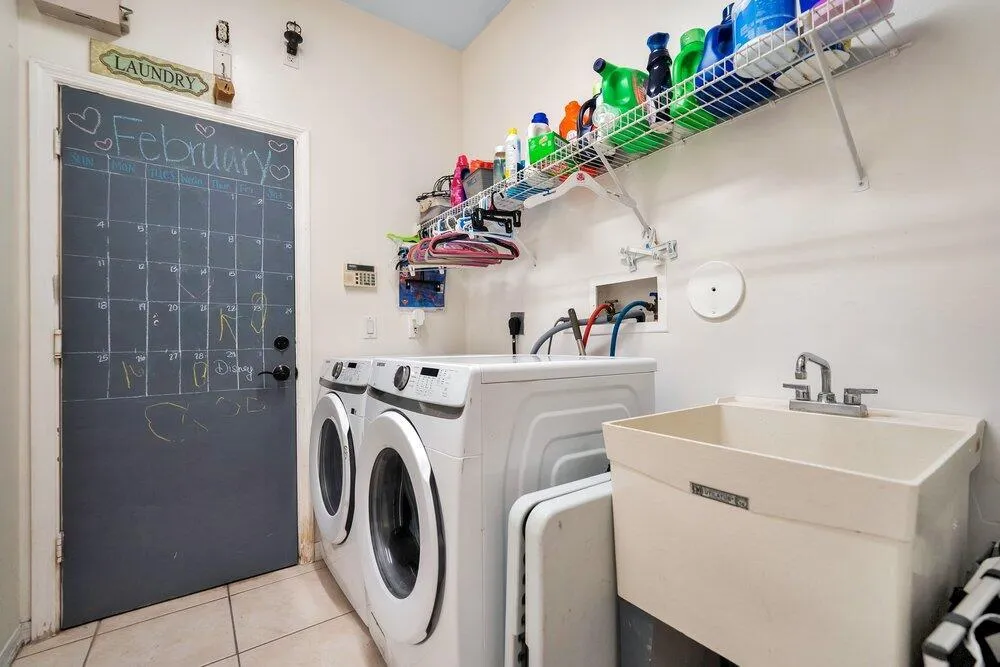 5005 NW 57th Terrace Coral Springs, FL 33067