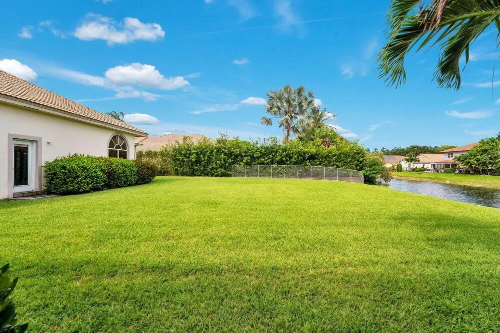 5005 NW 57th Terrace Coral Springs, FL 33067