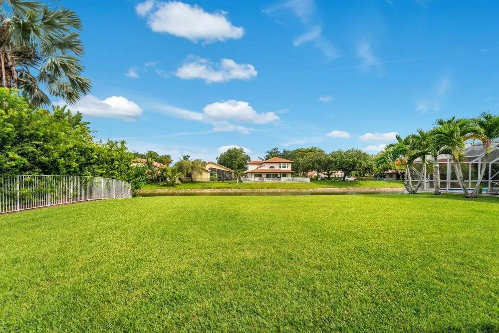 5005 NW 57th Terrace Coral Springs, FL 33067