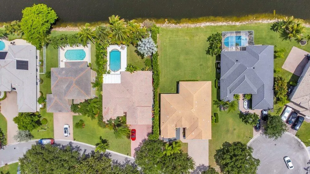 5005 NW 57th Terrace Coral Springs, FL 33067