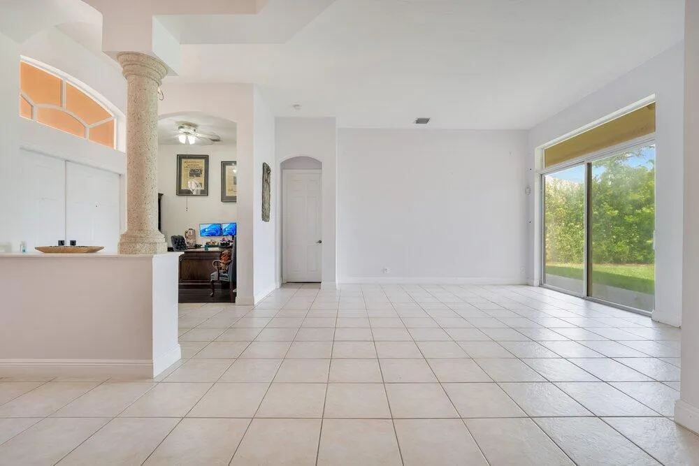 5005 NW 57th Terrace Coral Springs, FL 33067