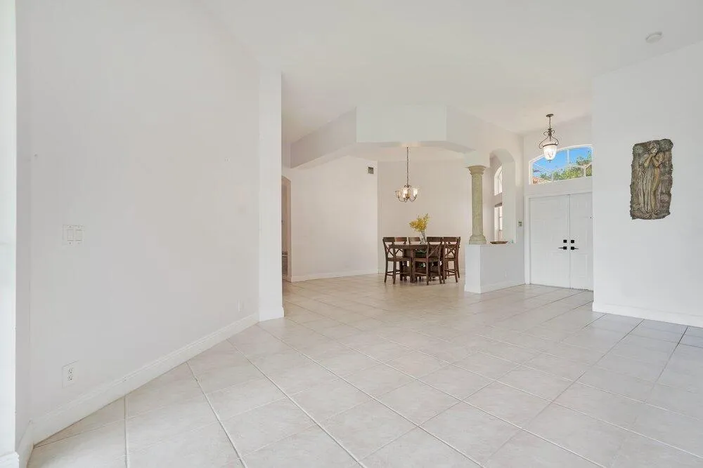5005 NW 57th Terrace Coral Springs, FL 33067