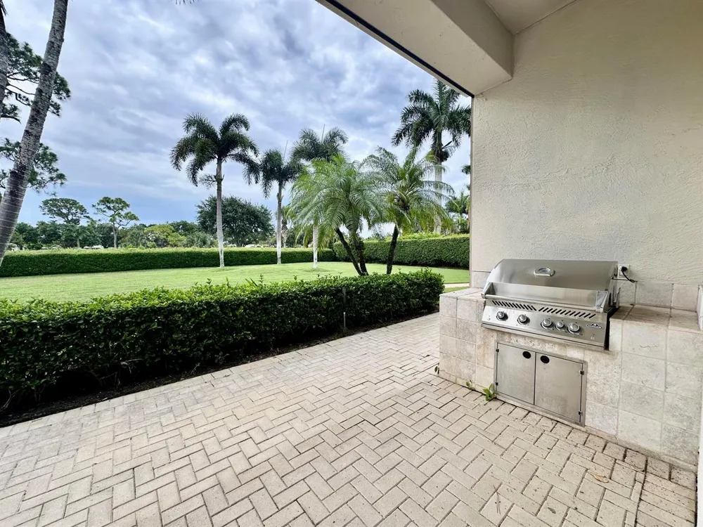 645 Atlantis Estates Way Atlantis, FL 33462