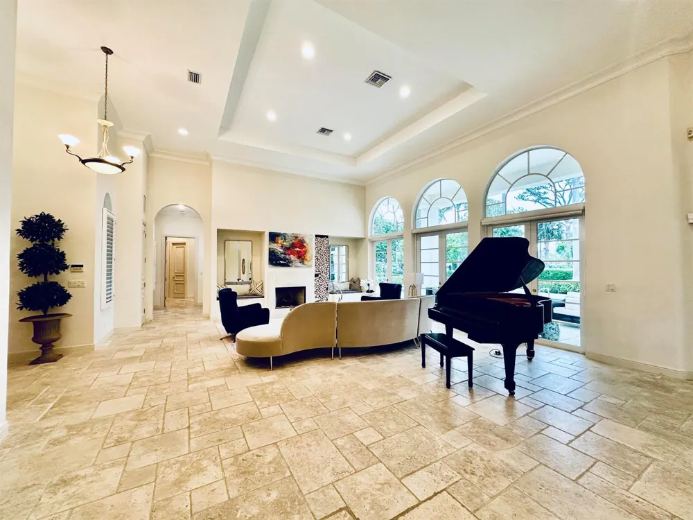 645 Atlantis Estates Way Atlantis, FL 33462