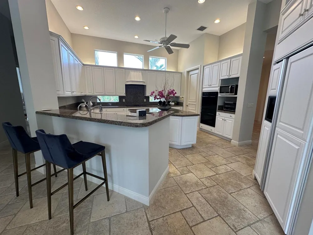 645 Atlantis Estates Way Atlantis, FL 33462