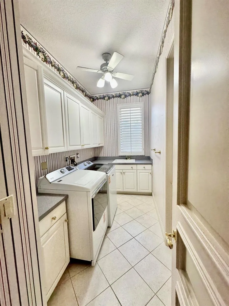 645 Atlantis Estates Way Atlantis, FL 33462