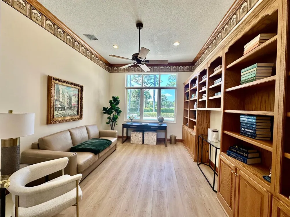 645 Atlantis Estates Way Atlantis, FL 33462
