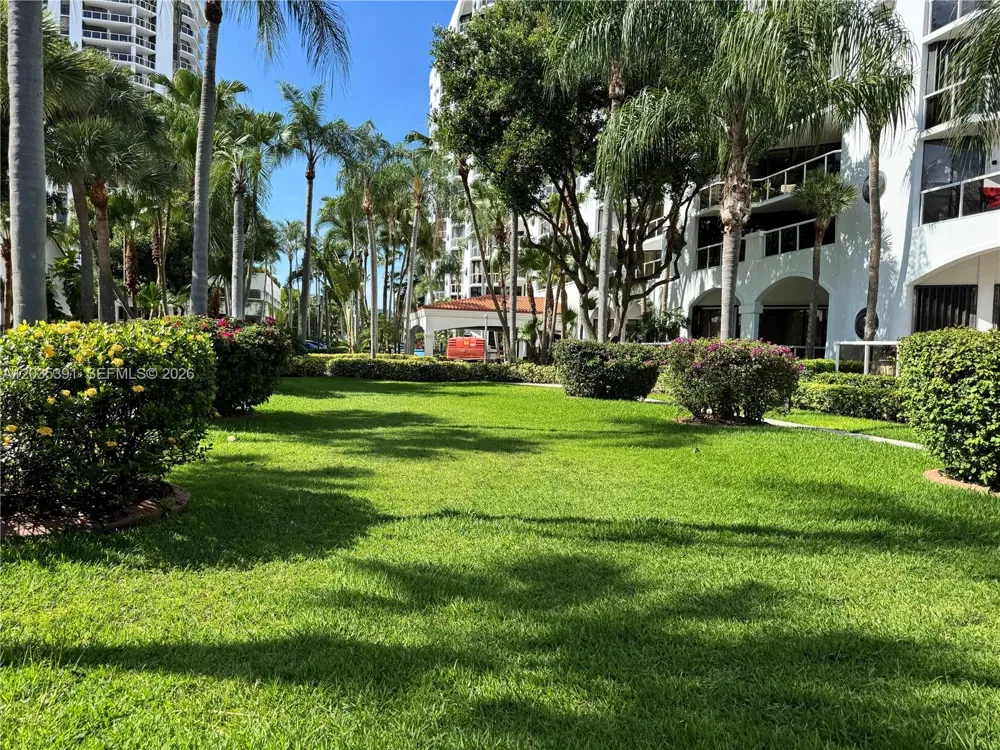 3610 Yacht Club Dr #312 Aventura, FL 33180