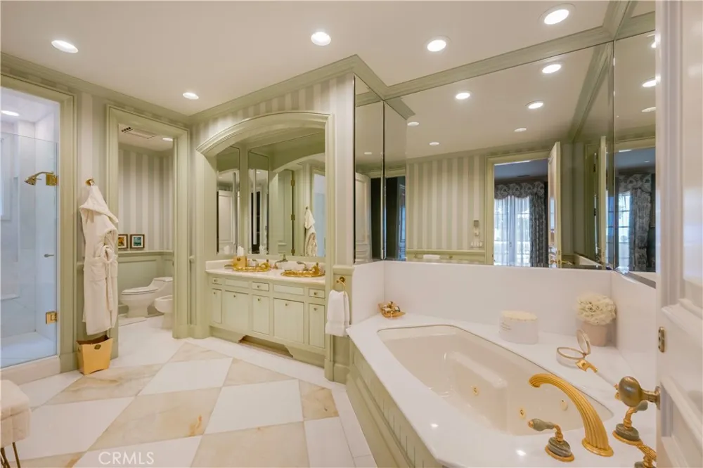 145 Irvine Cove Court Laguna Beach, CA 92651