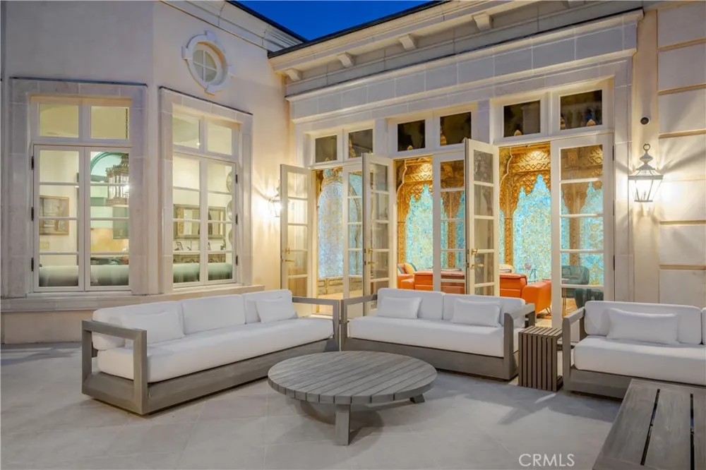 145 Irvine Cove Court Laguna Beach, CA 92651