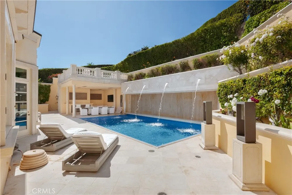 145 Irvine Cove Court Laguna Beach, CA 92651