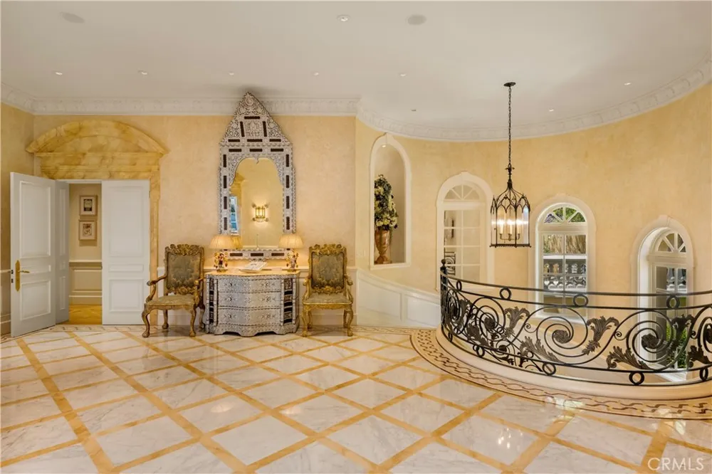 145 Irvine Cove Court Laguna Beach, CA 92651