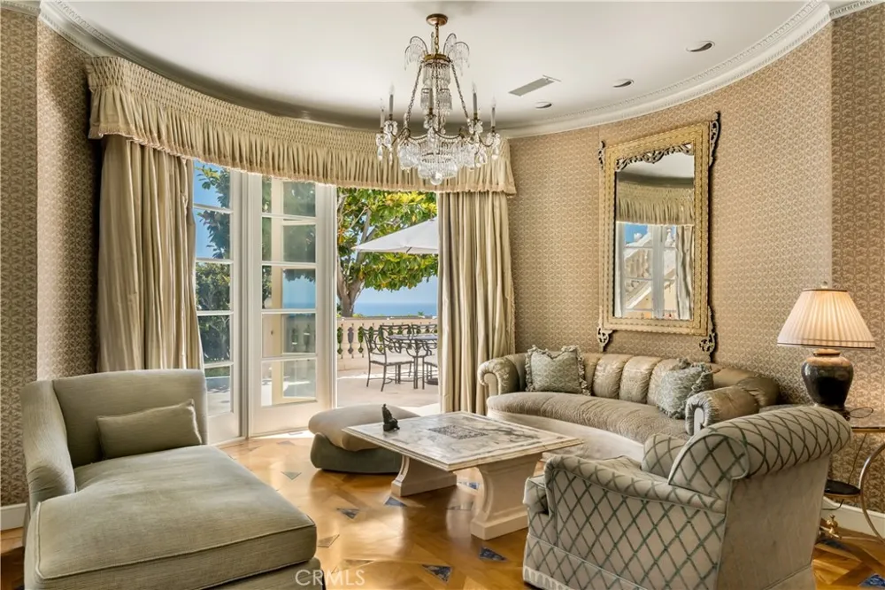 145 Irvine Cove Court Laguna Beach, CA 92651
