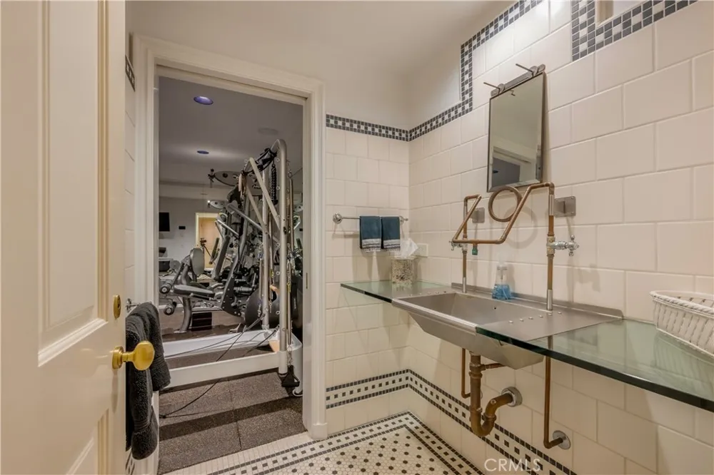 145 Irvine Cove Court Laguna Beach, CA 92651