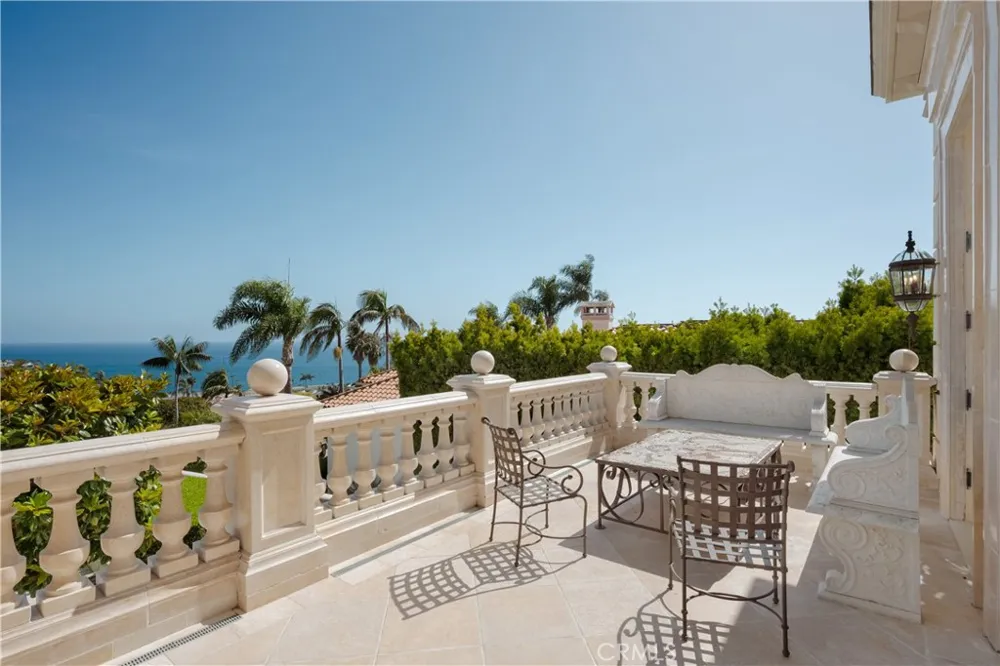 145 Irvine Cove Court Laguna Beach, CA 92651