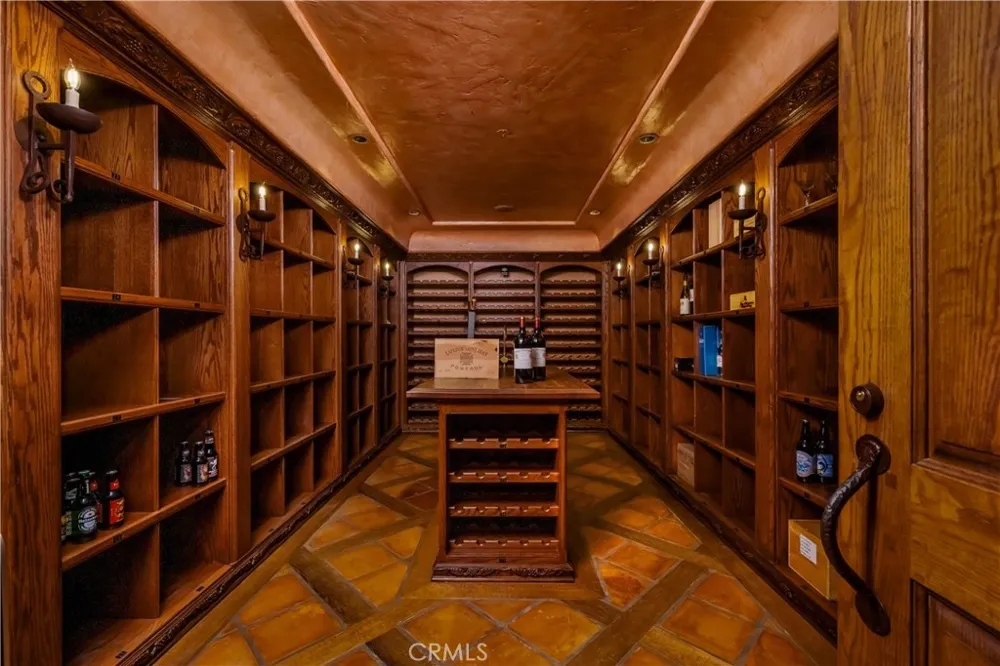 145 Irvine Cove Court Laguna Beach, CA 92651